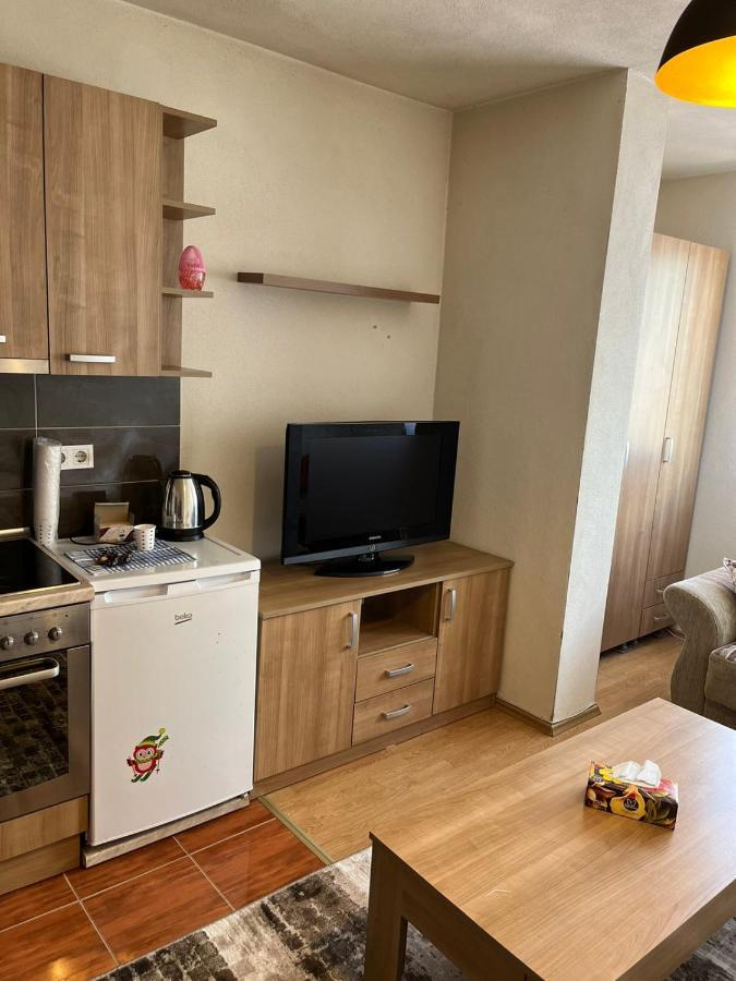 Centrum Apartments Pristina Esterno foto